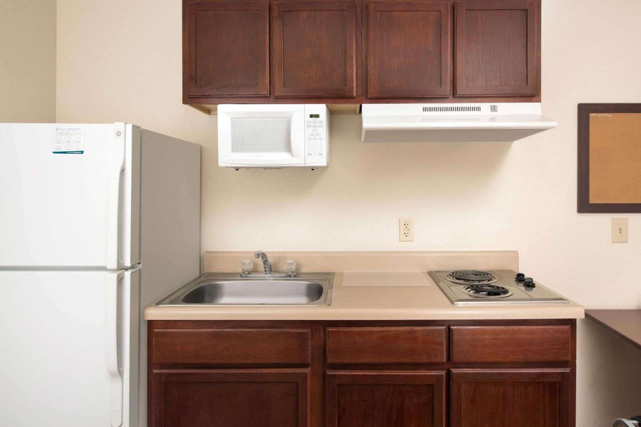 Woodspring Suites San Antonio Fort Sam Exterior photo