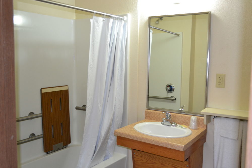 Woodspring Suites San Antonio Fort Sam Exterior photo